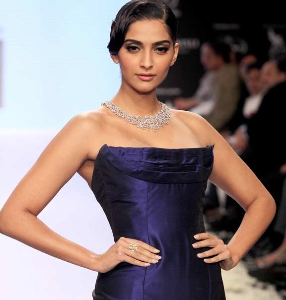 Is Sonam Kapoor risking her starry figure ?